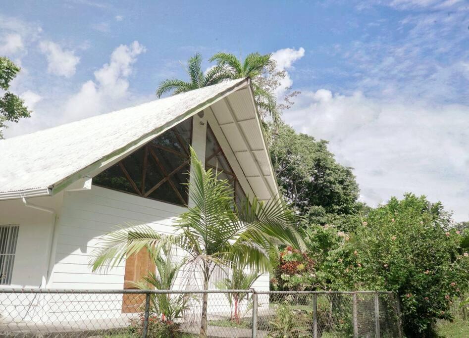 Casa Moes Villa Кахуита Екстериор снимка